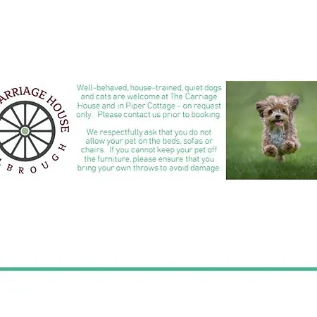 The Carriage House, York Sleeps 24 Apartment *