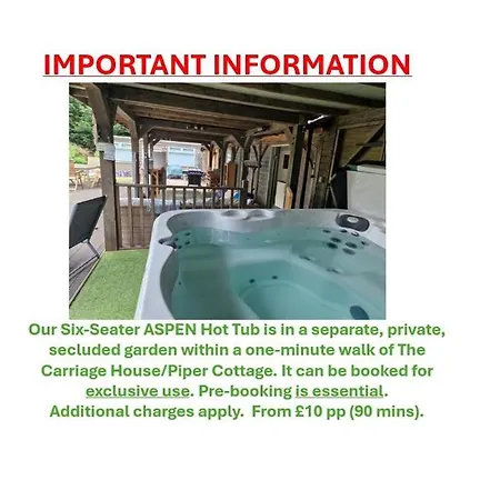 The Carriage House, York Sleeps 24 Apartman