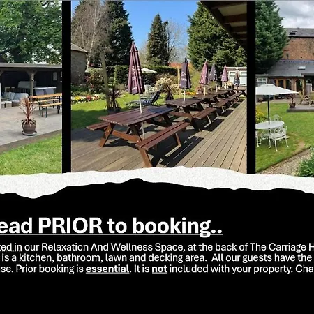 The Carriage House, York Sleeps 24 Apartman *