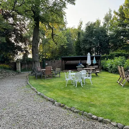 The Carriage House, York Sleeps 24
