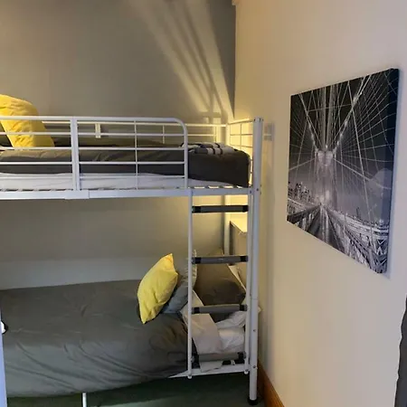 The Carriage House, York Sleeps 24 Apartment Bilbrough