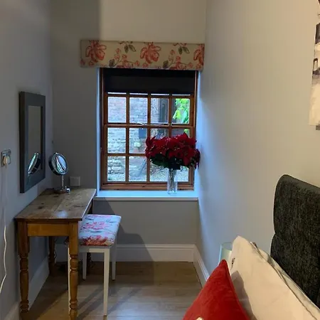 The Carriage House, York Sleeps 24 Bilbrough