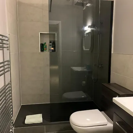 The Carriage House, York Sleeps 24 Apartmán